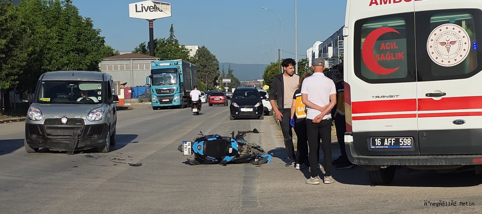 OSB’de Motosiklet ile Hafif Ticari Araç Çarpıştı: 1 Yaralı