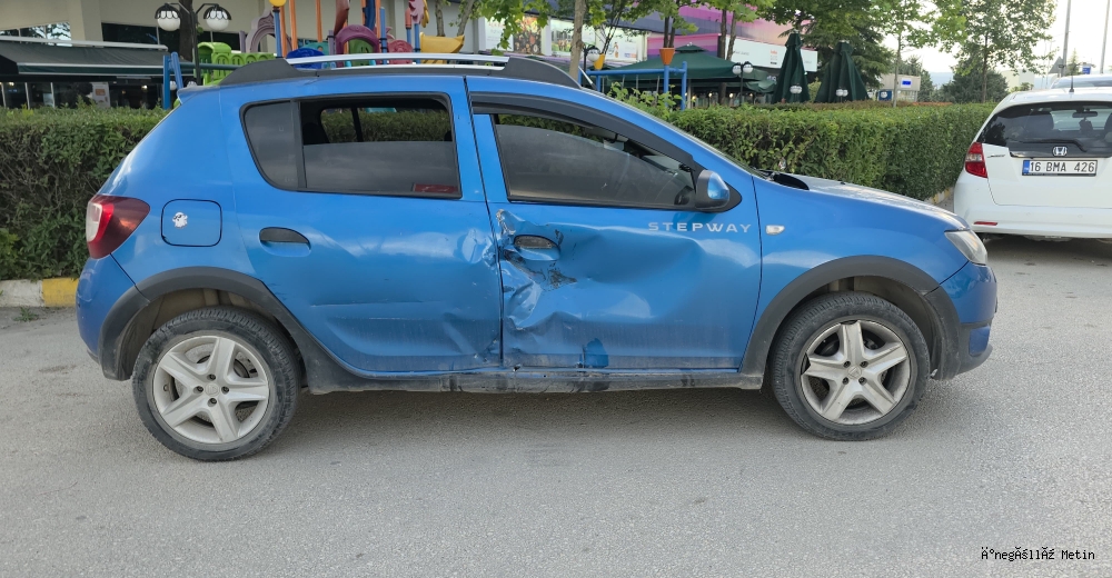 Otomobil ile Motosiklet Çarpıştı: 1 Yaralı