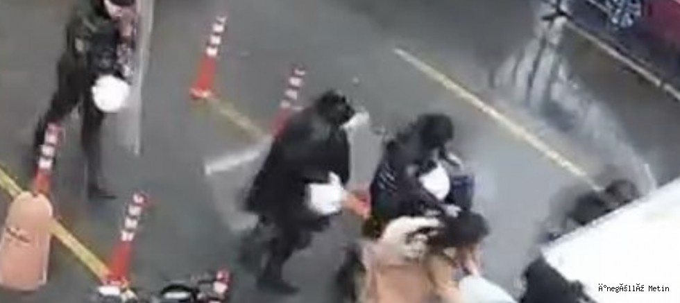 Polis kalkanı, bebeği ve annesini fırtınadan korudu