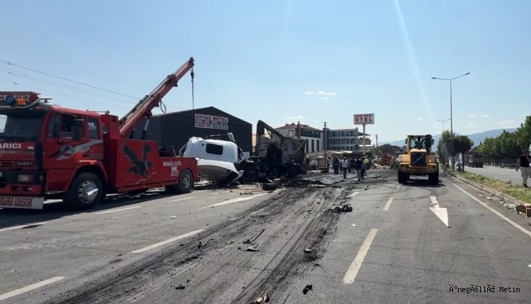 Sakarya’da Tır sürücüsünün öldüğü facia kaza güvenlik kamerasında
