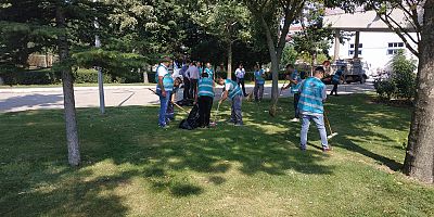 20 YÜKÜMLÜ KÜLTÜR PARKTA TEMİZLİK YAPTI