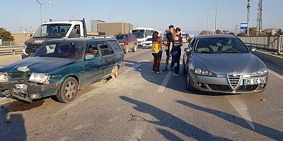 3 ARACIN KARIŞMIŞ OLDUĞU KAZADA 2 KİŞİ  YARALANDI