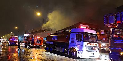 3 FABRİKA ALEVLERE TESLİM OLDU 