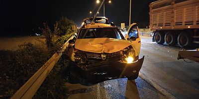 4 Araç birbirine girdi Anayol kapandı