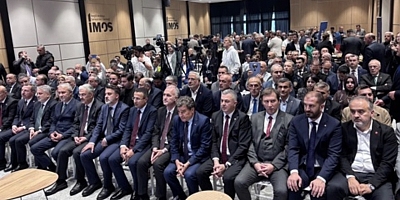 55. MODEF FUARI’NDA FENOMENLER VE SURVİVOR MERVE RÜZGÂRI