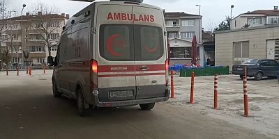 AHMET TÜRKER ÇEVRE YOLUNDA KAZA MEYDANA GELDİ 4 ÖĞRENCİ YARALANDI