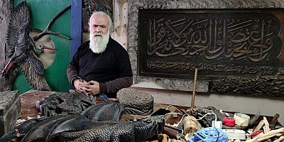Ahşabı 45 yıldır sanatla şekillendiriyor