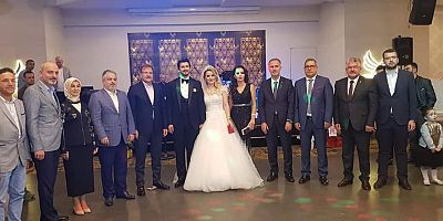 AK PARTİ CAMİASINI BULUŞTURAN DÜĞÜN