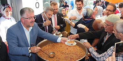 AK PARTİ'DEN AŞURE İKRAMI