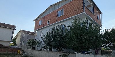 Akhisar Mahallesi’nde 3. Kattan Düşen Çocuk Yaralandı