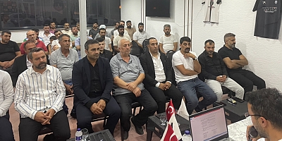 Akhisar Spor'da Menderes Acar güven tazleyerek yeniden başkan oldu