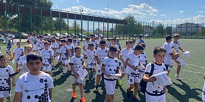 Akhisar Spor’da sertifika töreni coşkusu