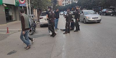 AMBULANS GELENE KADAR BEKÇİLER YARALININ BAŞINDAN AYRILMADILAR