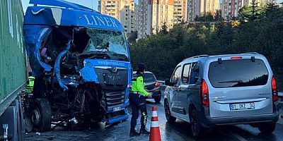 Anadolu Otoyolu'nun Kocaeli kesiminde zincirleme trafik kazasında 5 kişi yaralandı