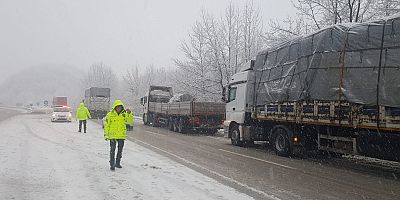 ANKARA İSTİKAMETİ TRAFİĞE KAPATILDI
