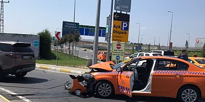 Arnavutköy'deki trafik kazasında 3 kişi yaralandı