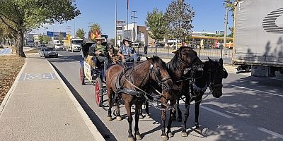 At arabasıyla 4 bin 800 kilometre yol katedecekler