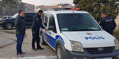 ATM önünde bulduğu 5 bin lirayı polise teslim etti
