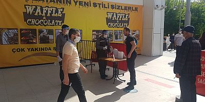AVM AÇILDI, GİRİŞTE ÖNLEMLER ALINDI