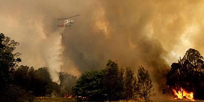 Avustralya'da orman yangını : 2 ölü, 100 ev yıkıldı