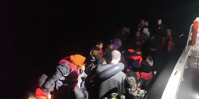 Ayvalık açıklarında 79 düzensiz göçmen yakalandı