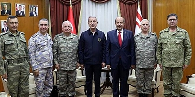 Bakan Akar ve TSK'nin komuta kademesi KKTC'de