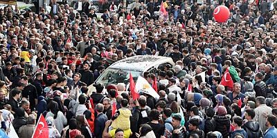 Bakan Varank, Bursa Karacabey'de vatandaşlara hitap etti: