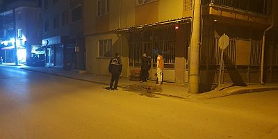 Bakkalı kundaklamaya çalıştı, polisler yakaladı