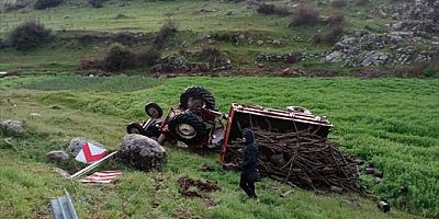 Balıkesir'de devrilen traktörün altında kalan kişi öldü 