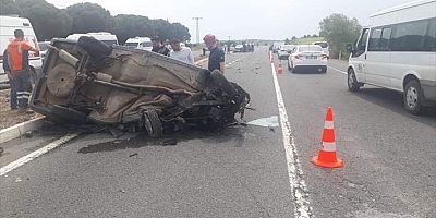 Balıkesir'de iki otomobilin çarpıştığı kazada 1 kişi öldü, 1 kişi yaralandı