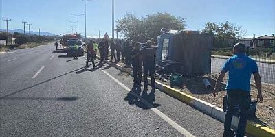 Balıkesir'de kamyonetin devrilmesi sonucu 1 kişi öldü, 2 kişi yaralandı