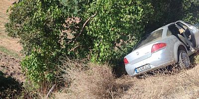 Balıkesir'de tarlaya devrilen otomobildeki 1 kişi öldü, 2 kişi yaralandı
