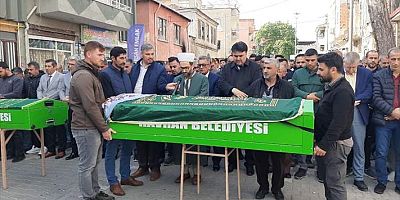 BALIKESİR - Evlerinde çıkan yangında ölen baba ile kızının cenazeleri defnedildi