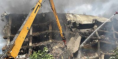 Başakşehir'de fabrikada çıkan yangını söndürme çalışmaları 54 saattir sürüyor