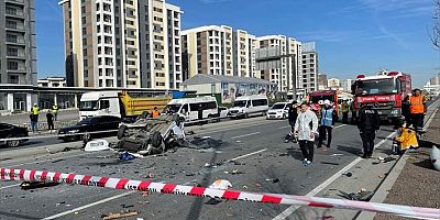 Başakşehir'de iki otomobilin çarpıştığı kazada 1 kişi öldü, 2 kişi yaralandı