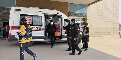 Başkasına ait kimlikle tedavi olmak isteyen tüberküloz hastası 2 göçmen polisi alarma geçirdi