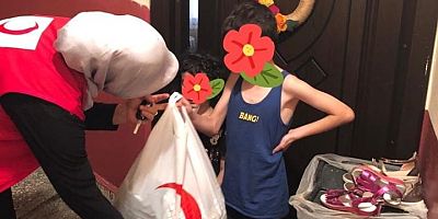 Bayram öncesi çocuklar giyindirildi