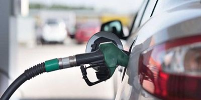 Benzine bu gece de zam geliyor!
