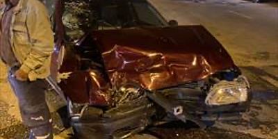 Bilecik'te hafif ticari araç ile otomobilin çarpıştığı kazada 4 kişi yaralandı