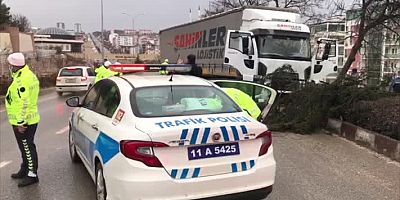 Bilecik'te tır ile çarpışan otomobilin sürücüsü yaralandı