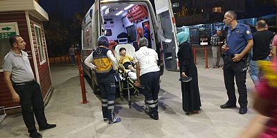 BİSİKLETE BİNEN ÇOCUKLARA OTOMOBİLE ÇARPTI