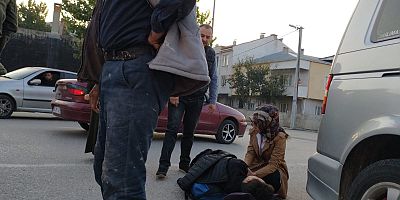 BİSİKLETİYLE ARACA ÇARPAN GENÇ YARALANDI