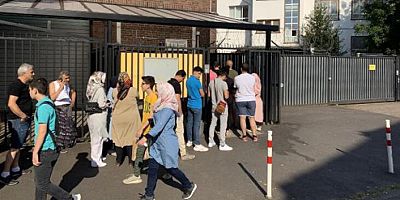 ‘Borçlanarak emeklilik’ için akın ettiler