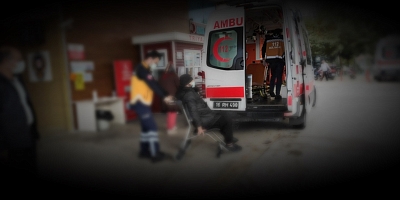 Bursa Ankara yolu üzerinde  üç araç zincirleme kaza yaptı.