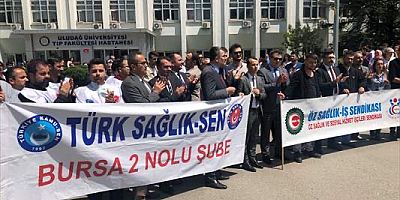 Bursa'da 2 hasta yakını tarafından darbedilen profesör için sağlıkçılardan tepki
