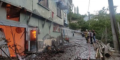 Bursa'da 2 katlı evde çıkan yangın söndürüldü