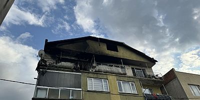 Bursa'da 3 katlı binadaki bir dairede çıkan yangın söndürüldü