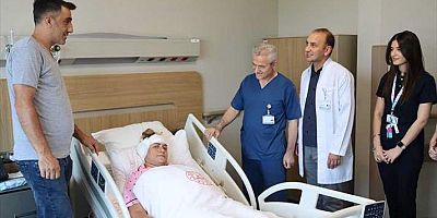 Bursa'da 44 yaşındaki kadın biyonik kulak ameliyatı ile yeniden duymaya başladı