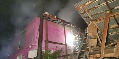 Bursa'da bacadan çatıya sıçrayan yangın söndürüldü