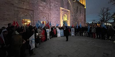 Bursa'da Çin'in Doğu Türkistan politikaları protesto edildi